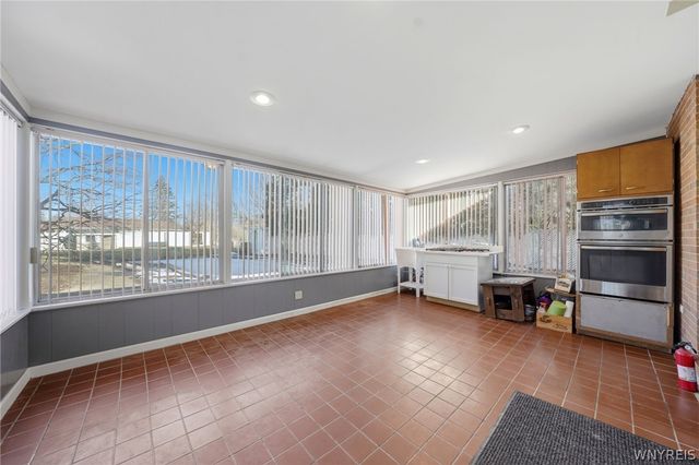 205 Troy Del Way, Amherst, NY 14221