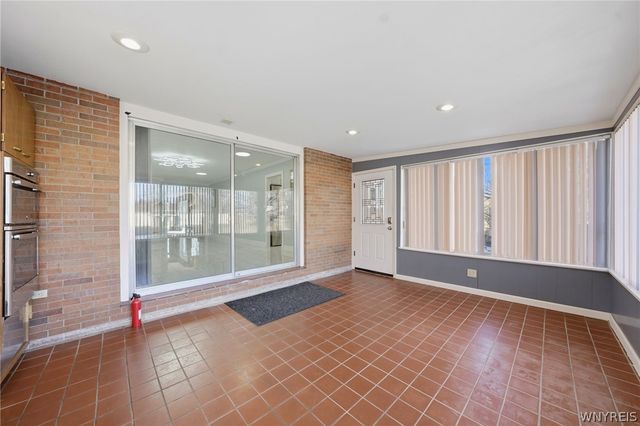 205 Troy Del Way, Amherst, NY 14221