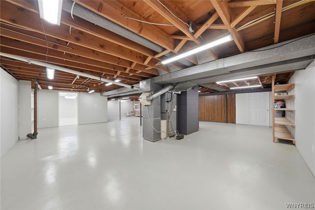 205 Troy Del Way, Amherst, NY 14221