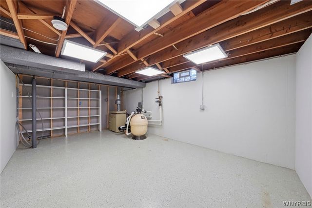 205 Troy Del Way, Amherst, NY 14221