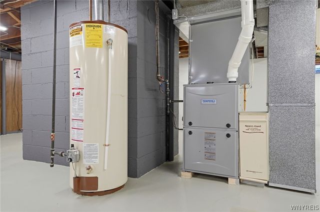 205 Troy Del Way, Amherst, NY 14221