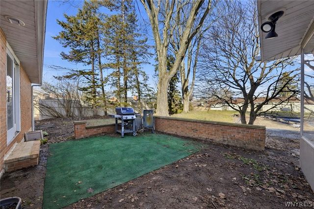 205 Troy Del Way, Amherst, NY 14221