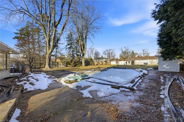 205 Troy Del Way, Amherst, NY 14221