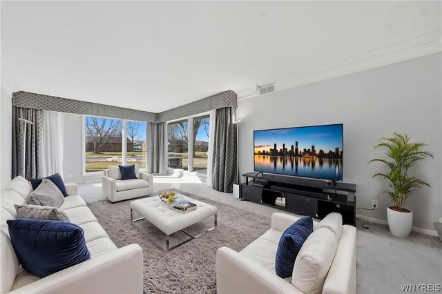 205 Troy Del Way, Amherst, NY 14221