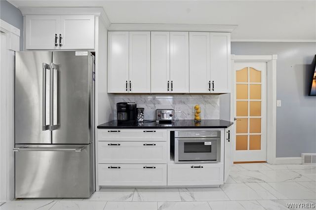 205 Troy Del Way, Amherst, NY 14221