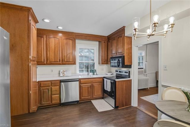 68 Hopkins ST, Newport News, VA 23601