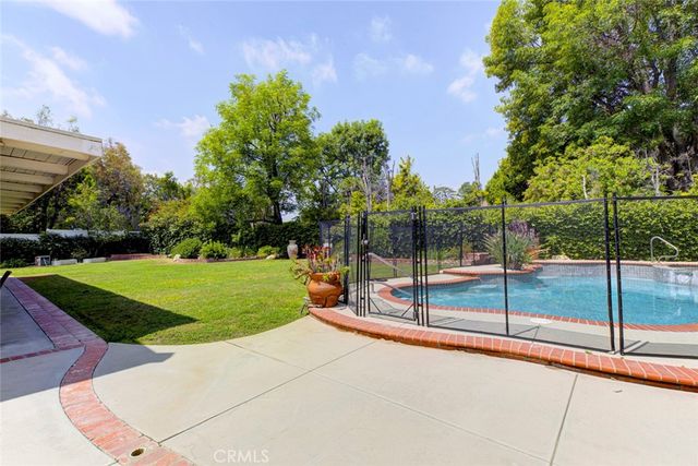 10437 Sunnybrae, Chatsworth, CA 91311