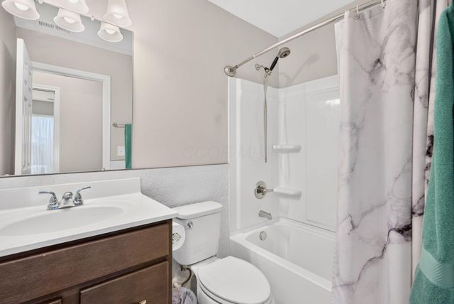 4932 Crestbrook Drive, Lockbourne, OH 43137