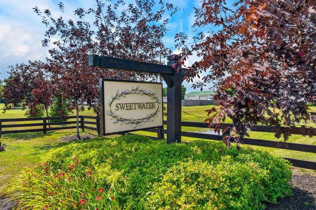 4932 Crestbrook Drive, Lockbourne, OH 43137