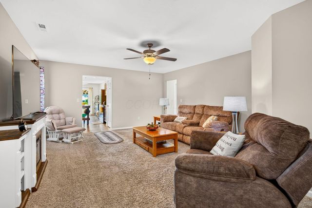 4932 Crestbrook Drive, Lockbourne, OH 43137