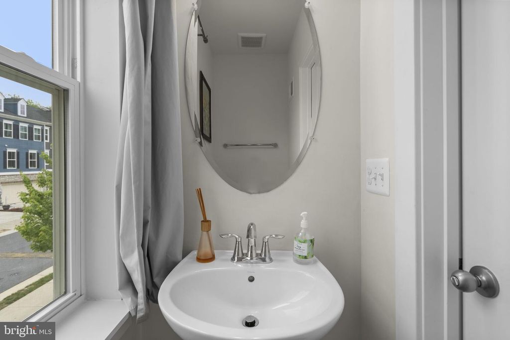 Image 16 of property listing at 2539 BUCKTHORN DR, Gambrills, MD 21054
