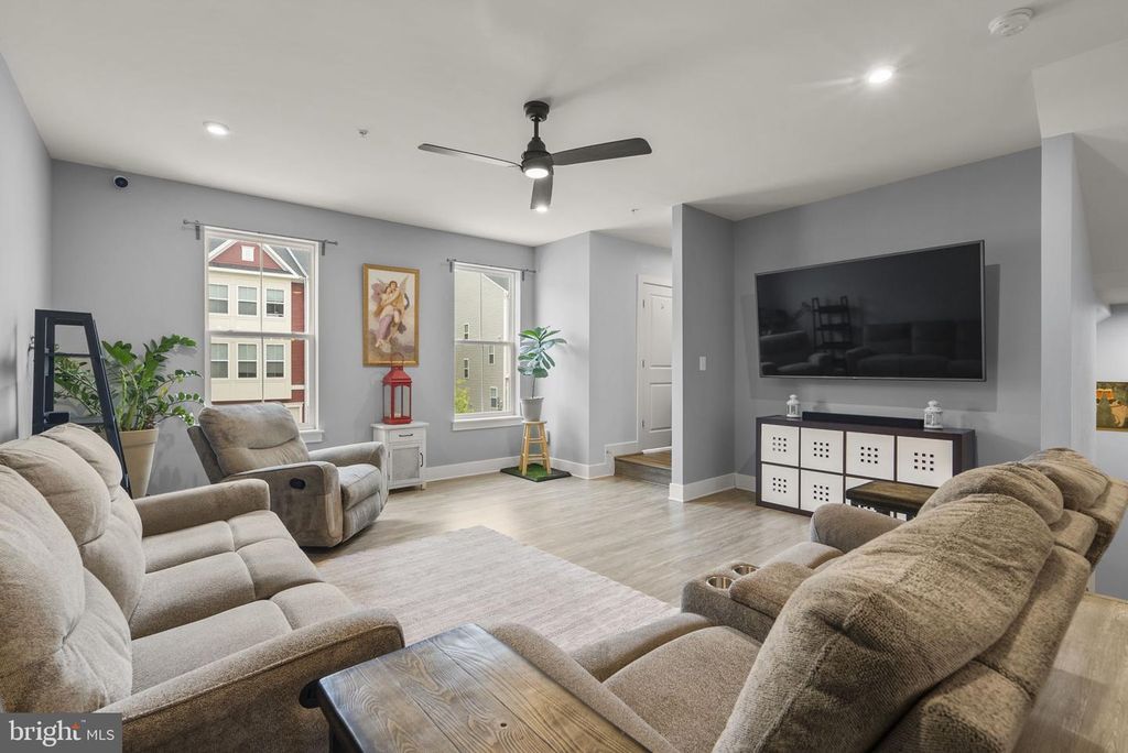 Image 2 of property listing at 2539 BUCKTHORN DR, Gambrills, MD 21054