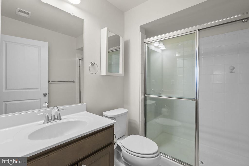 Image 25 of property listing at 2539 BUCKTHORN DR, Gambrills, MD 21054