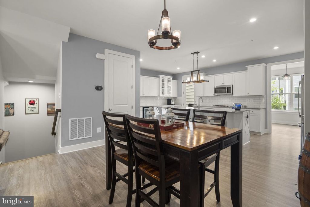 Image 5 of property listing at 2539 BUCKTHORN DR, Gambrills, MD 21054