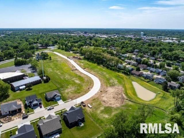 4743 WILLOW Circle, Davenport, IA 52806