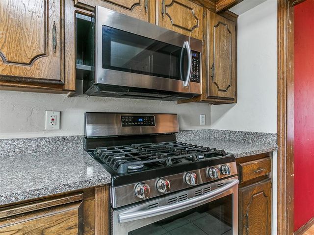 6304 Lansbrook Lane, Oklahoma City, OK 73132