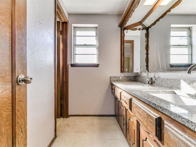 6304 Lansbrook Lane, Oklahoma City, OK 73132