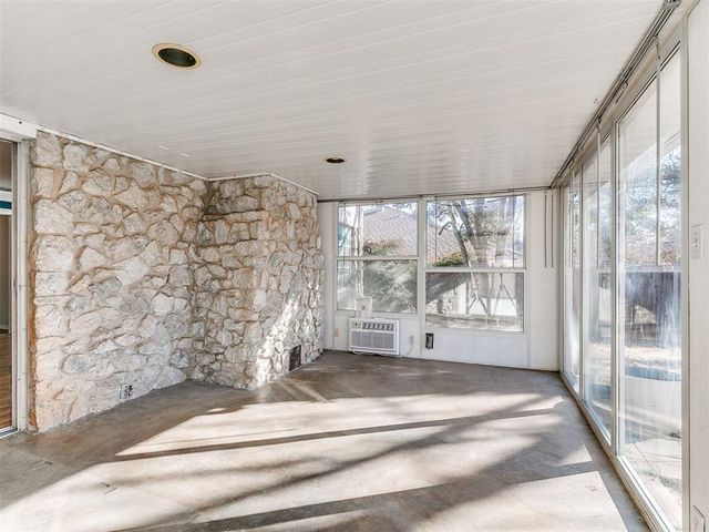 6304 Lansbrook Lane, Oklahoma City, OK 73132