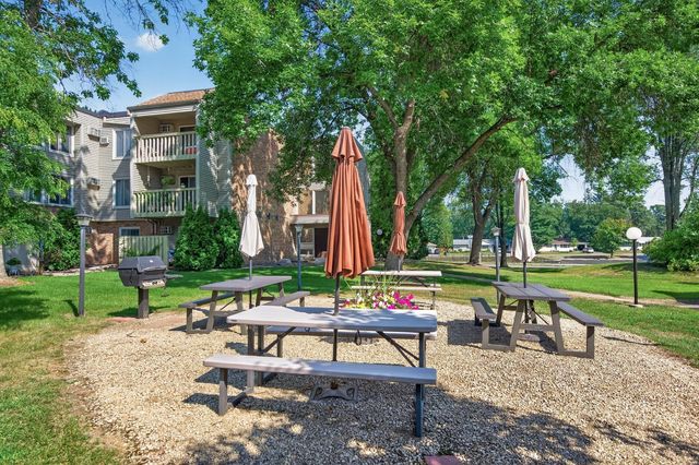 4045 Hodgson Road 317, Shoreview, MN 55126
