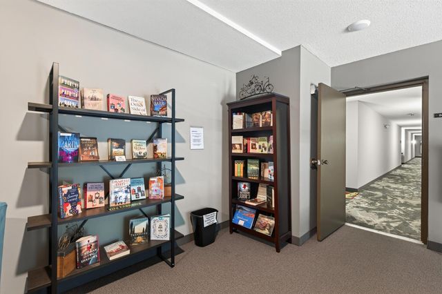 4045 Hodgson Road 317, Shoreview, MN 55126