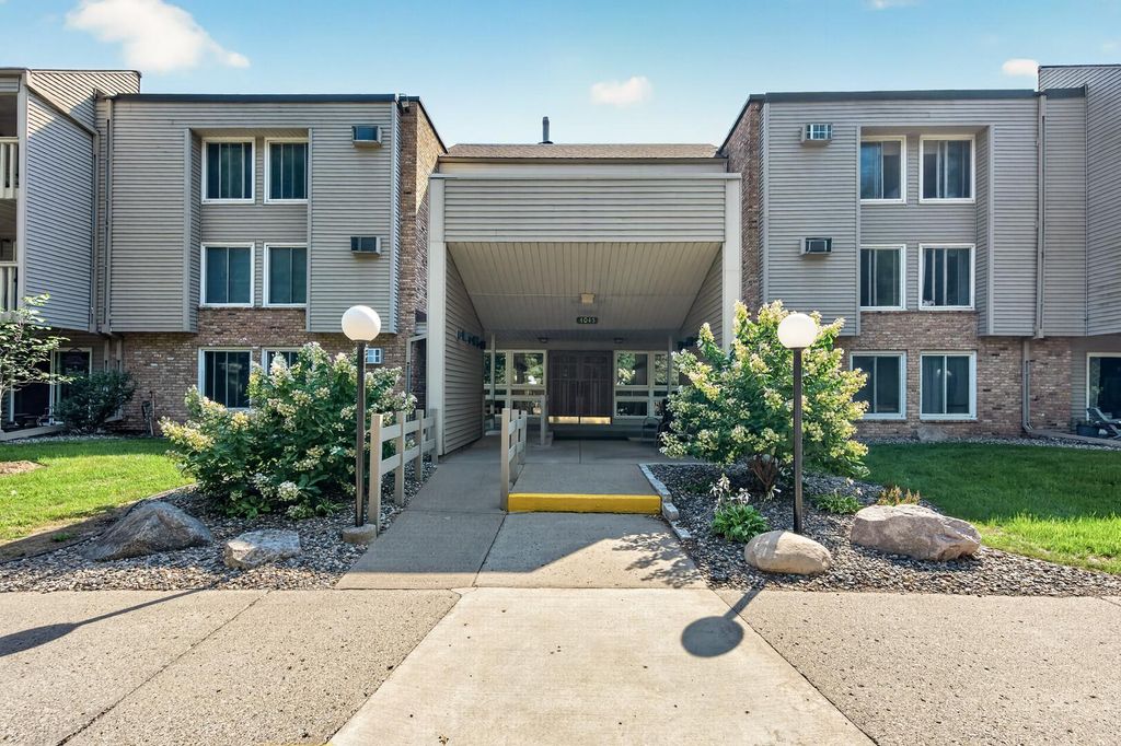 4045 Hodgson Road 317, Shoreview, MN 55126 — photo 2