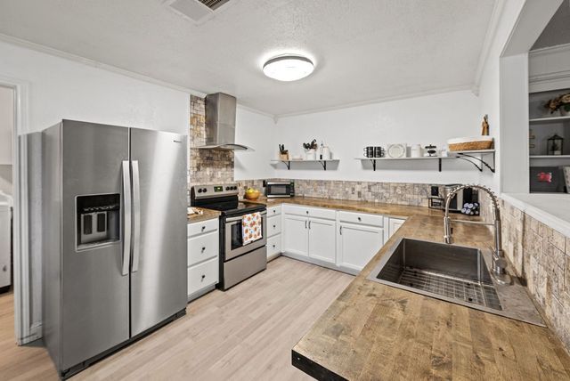 725 W BLAIR ST, Mineola, TX 75773