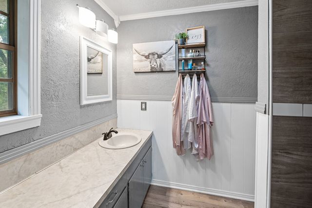 725 W BLAIR ST, Mineola, TX 75773