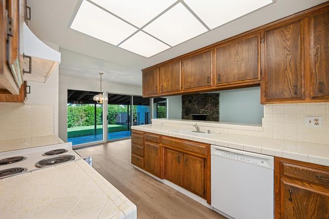 1005 Friars Ct, Carmichael, CA 95608