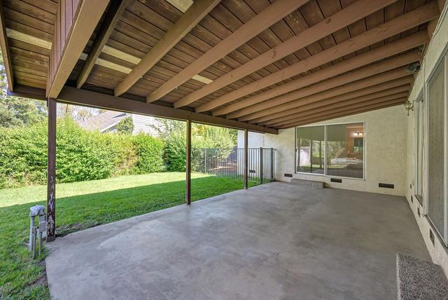 1005 Friars Ct, Carmichael, CA 95608
