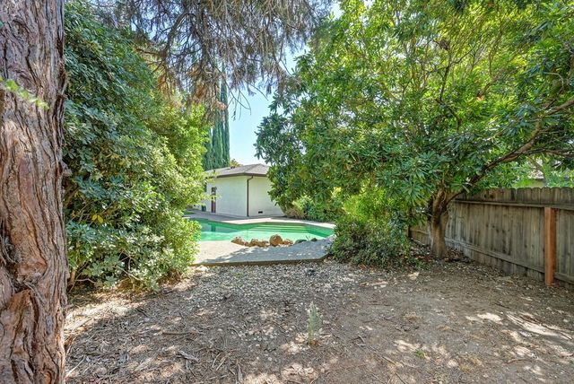 1005 Friars Ct, Carmichael, CA 95608