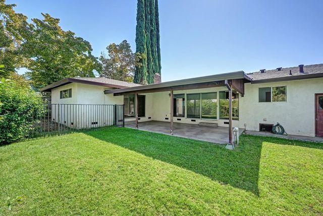 1005 Friars Ct, Carmichael, CA 95608