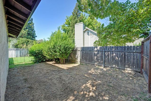 1005 Friars Ct, Carmichael, CA 95608