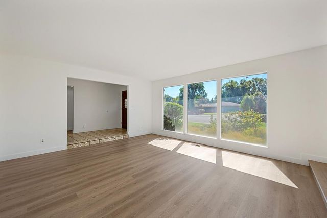 1005 Friars Ct, Carmichael, CA 95608
