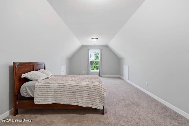 17400 Shakes Creek Dr, Fisherville, KY 40023
