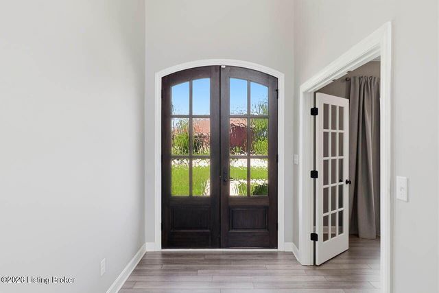 17400 Shakes Creek Dr, Fisherville, KY 40023