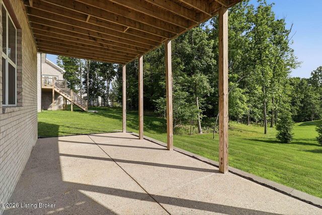 17400 Shakes Creek Dr, Fisherville, KY 40023