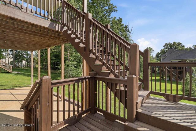 17400 Shakes Creek Dr, Fisherville, KY 40023