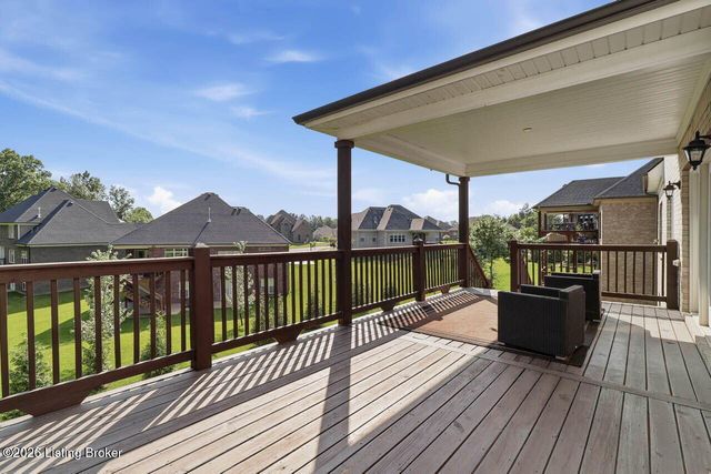 17400 Shakes Creek Dr, Fisherville, KY 40023