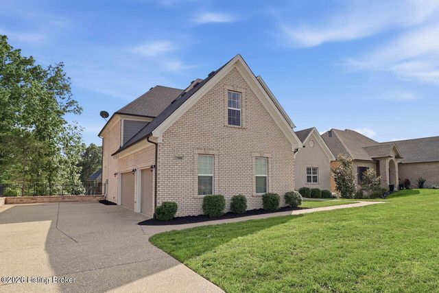 17400 Shakes Creek Dr, Fisherville, KY 40023