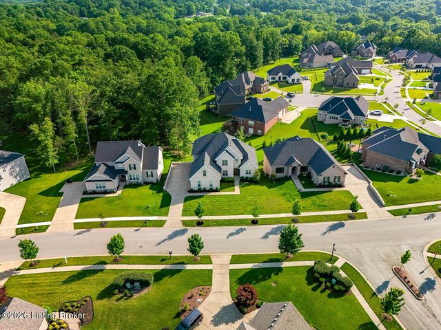 17400 Shakes Creek Dr, Fisherville, KY 40023