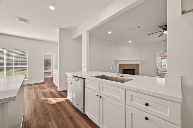 2834 Martina Drive, Friendswood, TX 77546