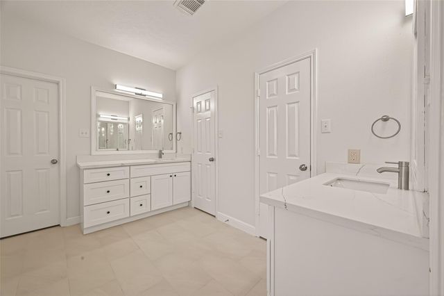 2834 Martina Drive, Friendswood, TX 77546