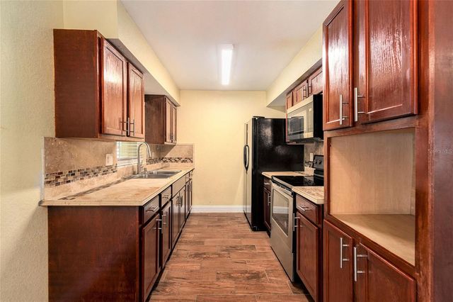 5706 CARROLLWOOD MEADOWS DRIVE, Tampa, FL 33625