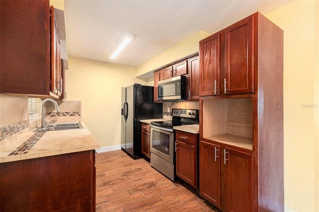 5706 CARROLLWOOD MEADOWS DRIVE, Tampa, FL 33625