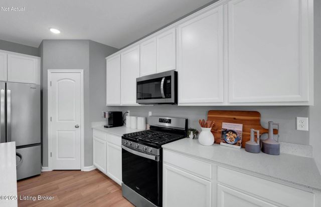 6810 Oak Rock Dr, Louisville, KY 40291