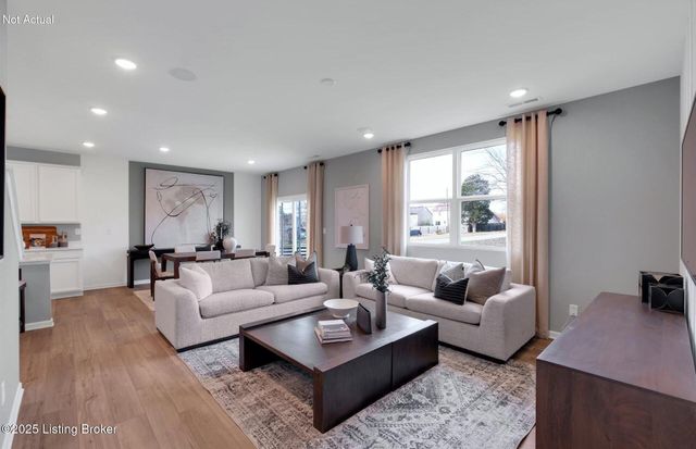 6810 Oak Rock Dr, Louisville, KY 40291