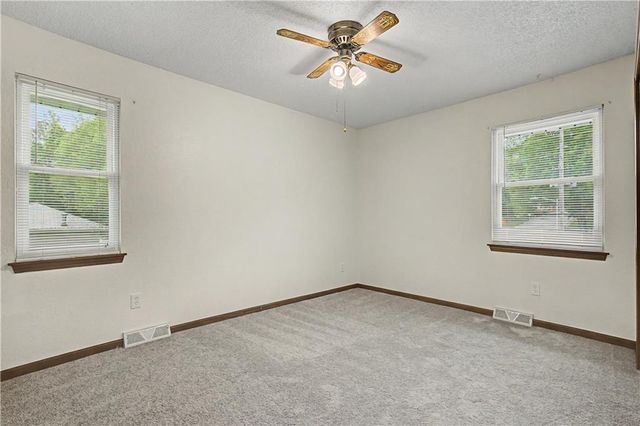 1100 8th Street, Blue Springs, MO 64014