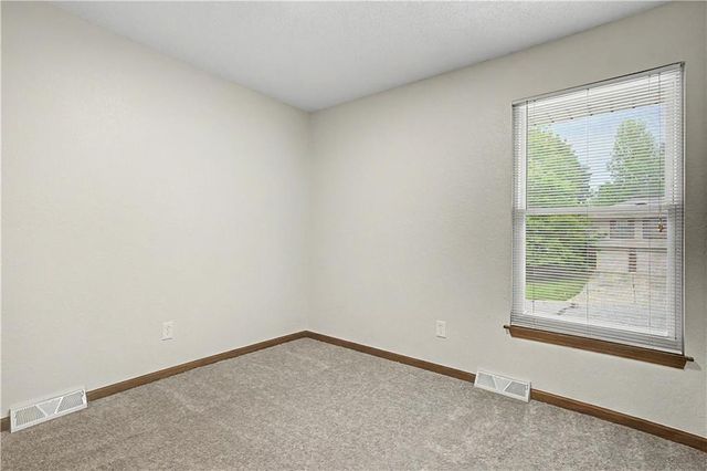 1100 8th Street, Blue Springs, MO 64014