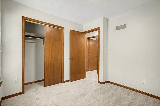 1100 8th Street, Blue Springs, MO 64014