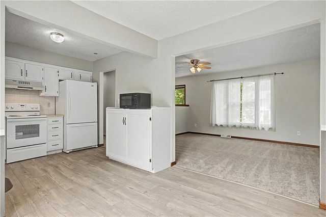 1100 8th Street, Blue Springs, MO 64014